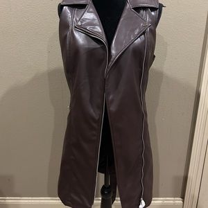 BCBG Women’s Chocolate Medium Sleeveless Coat